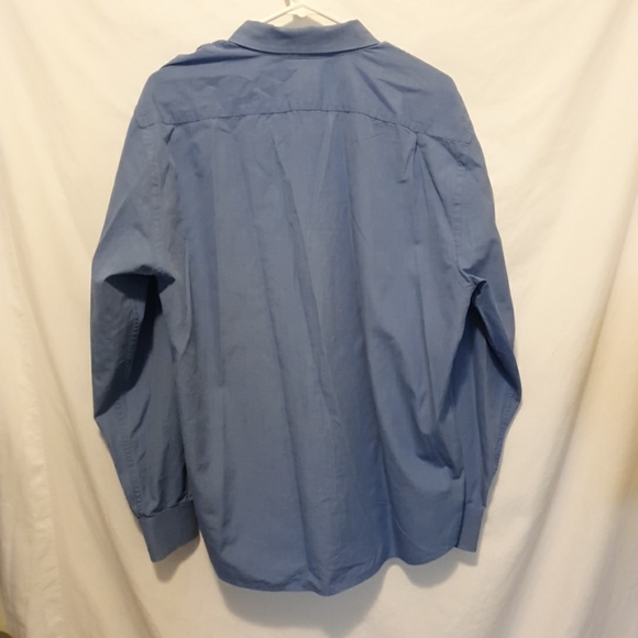 Gap fitted button down - Picture 2 of 3